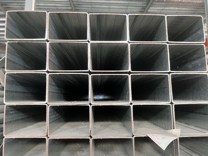 La soudure plongée chaude a galvanisé le tuyau carré en acier ASTM Q195 Q235 Q345 75x75 0 de tube