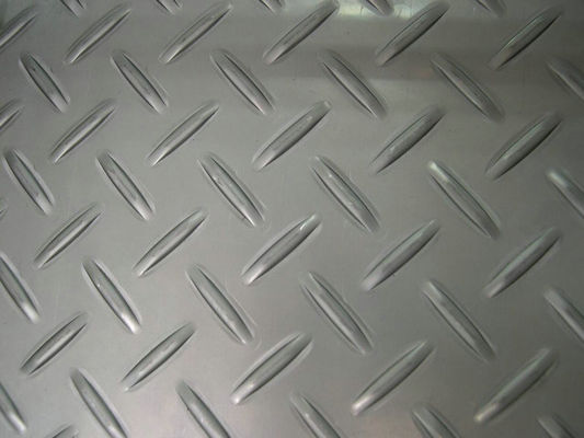 Q235b Plaque en acier au carbone laminé à chaud à carreaux A36 à motif diamanté en relief